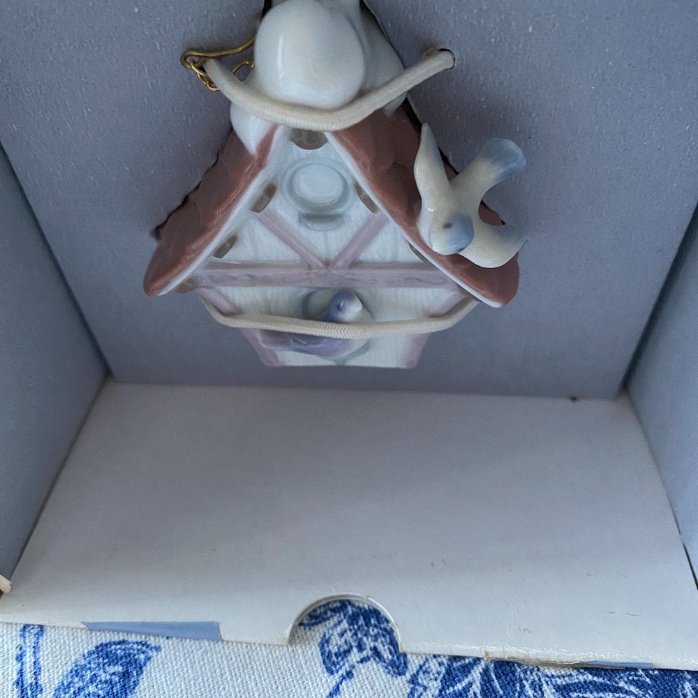 Lladro Holiday Ornament Welcome Home